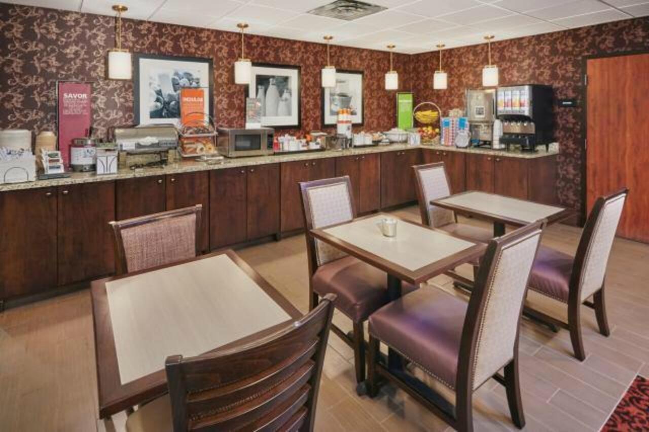 Hampton Inn East Peoria Exteriör bild