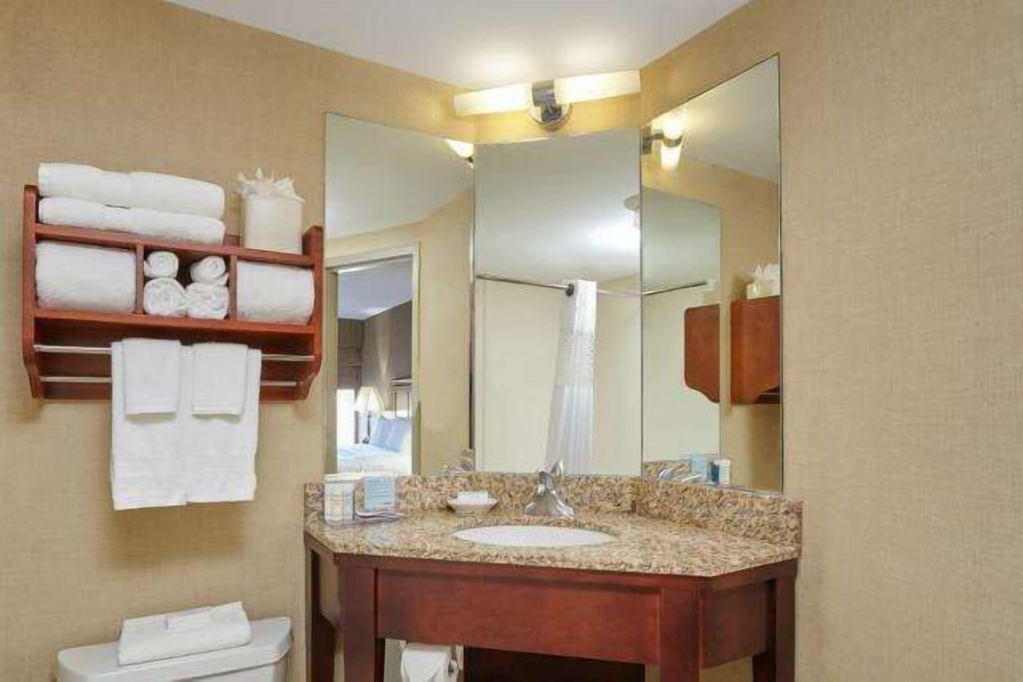 Hampton Inn East Peoria Exteriör bild