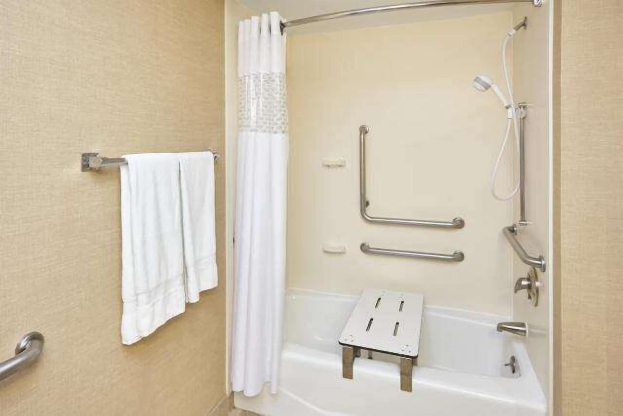 Hampton Inn East Peoria Exteriör bild