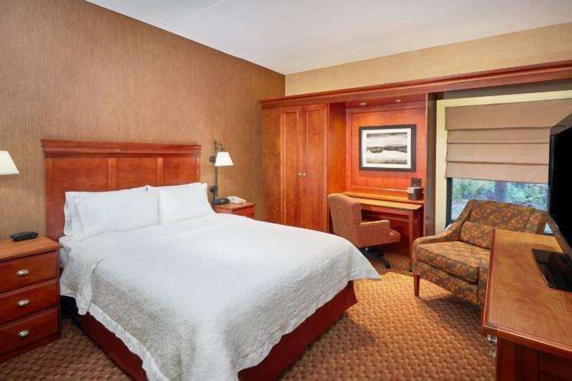 Hampton Inn East Peoria Exteriör bild