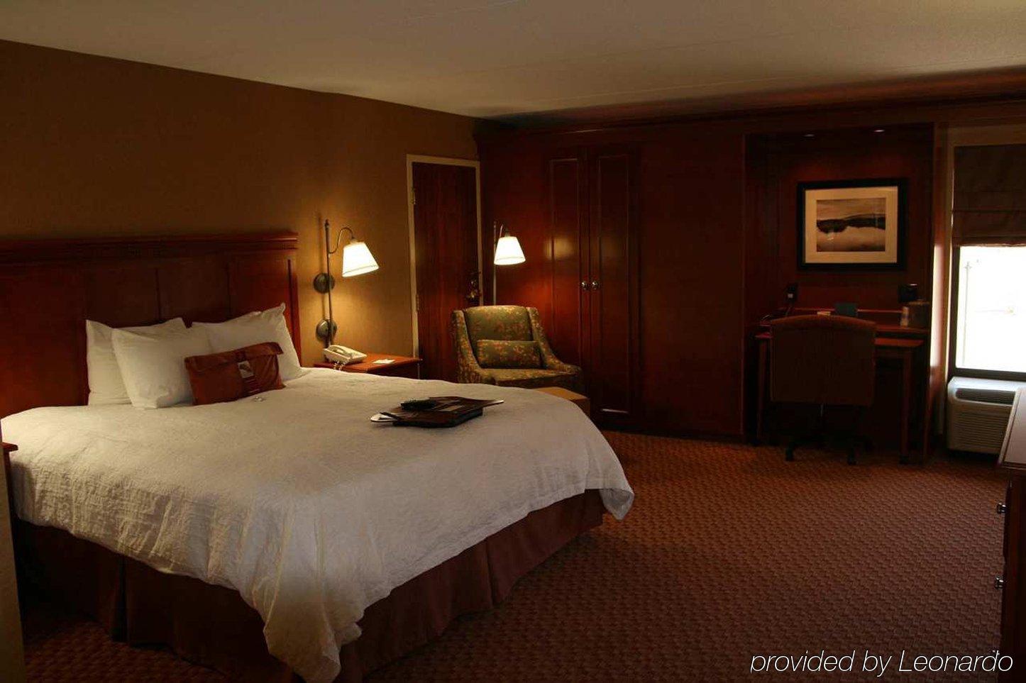 Hampton Inn East Peoria Exteriör bild